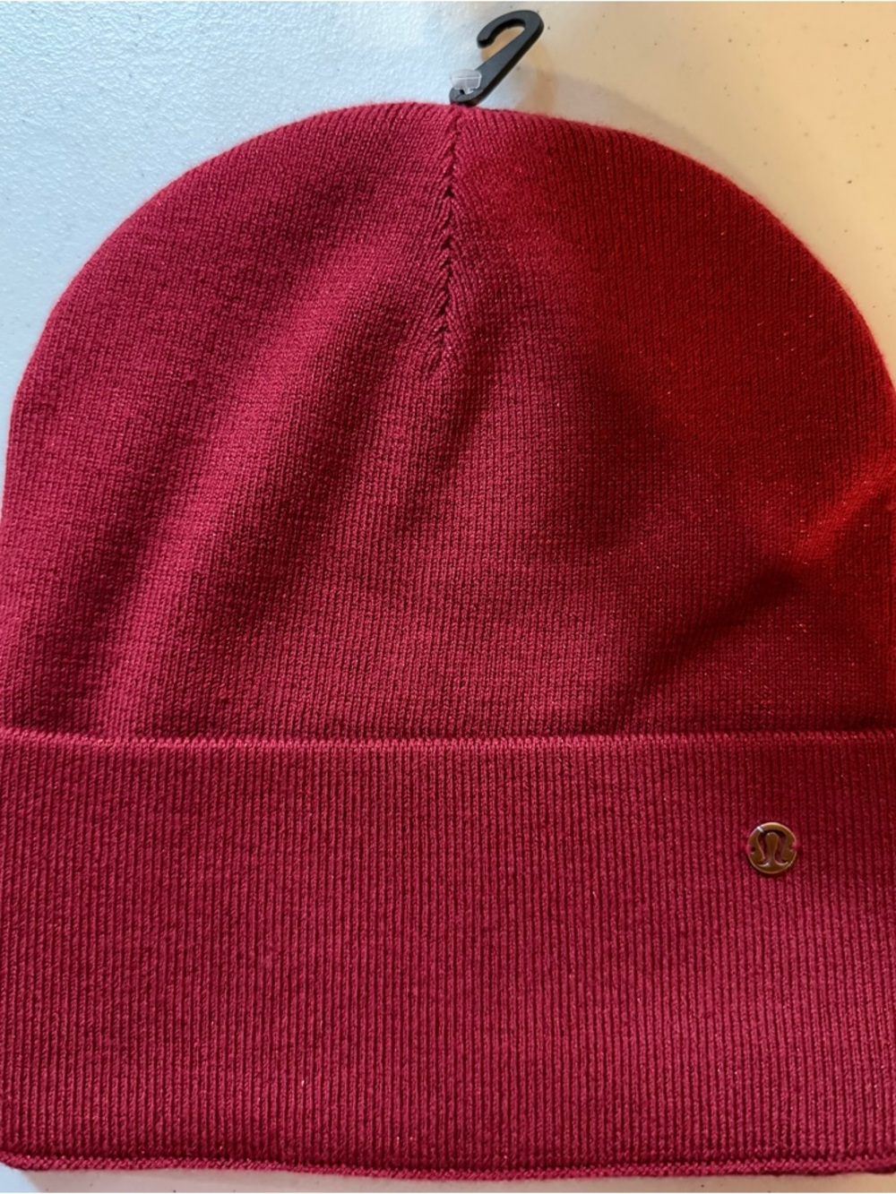 Lululemon Metal Logo Beanie - Dark Raspberry